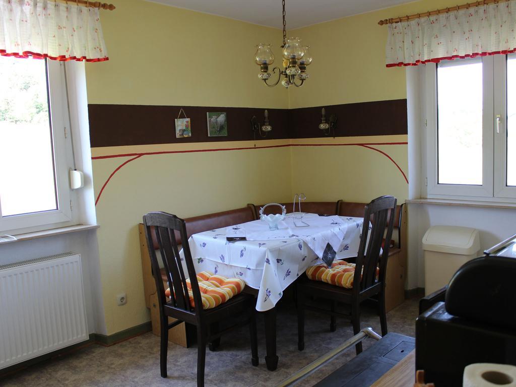 Re-Kreation Apartment Hallschlag Ruang foto